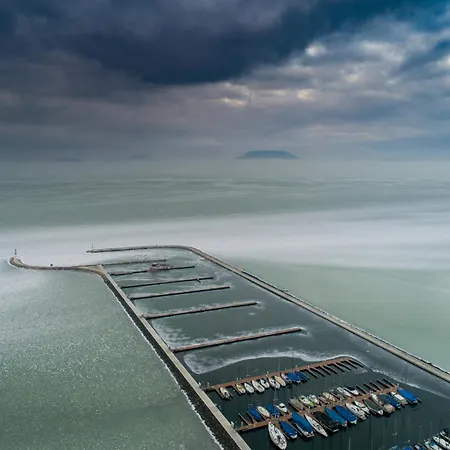 In 19478 * Balatonkeresztúr